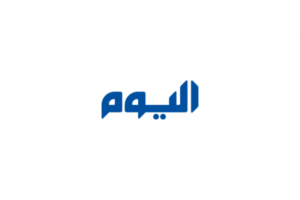 الشيخ خالد آل نهيان يوقع العقد مع سليمان المهيدب بحضور عايض القحطاني وعادل الشيراوي 
